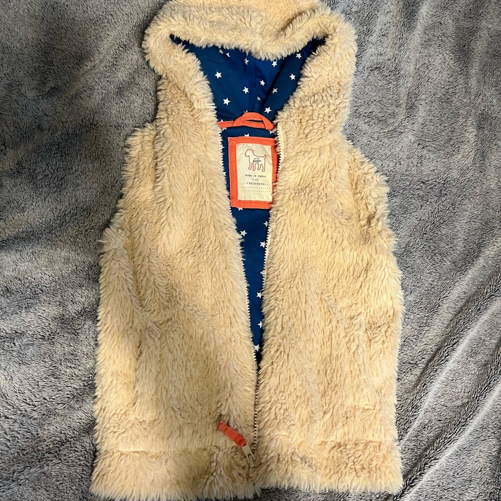 Mini Boden fuzzy zip up vest